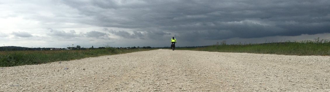 La piste, et le ciel, à l'infini...