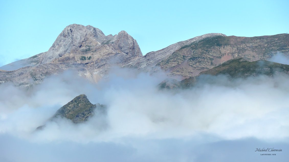 Mer de nuage aux frontières du Béarn et du Lavedan.