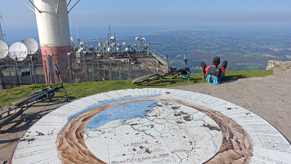 Au sommet de la Rhune (900 m)