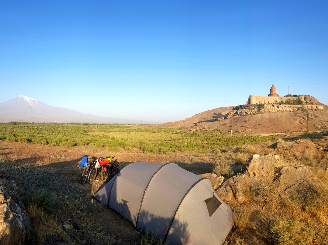 Un bivouac rêvé au pied de Khor Virap et de l'Ararat