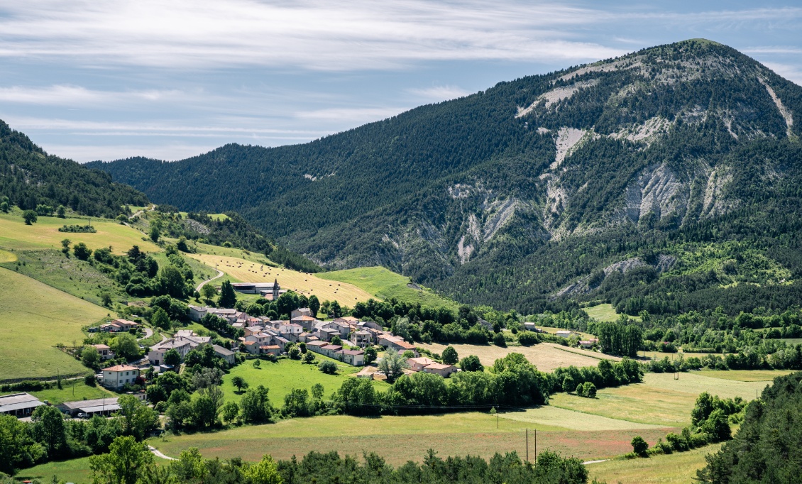 Le village de Lambruisse.