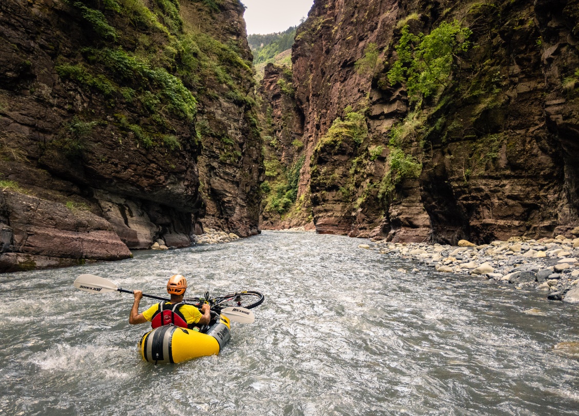 Seb dans les gorges de Daluis.