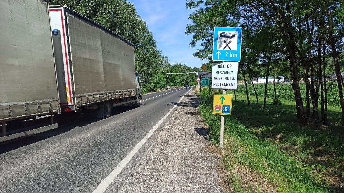 J26. Pour celui ou celle qui aurait un doute la route nationale est bien l'eurovélo 6.