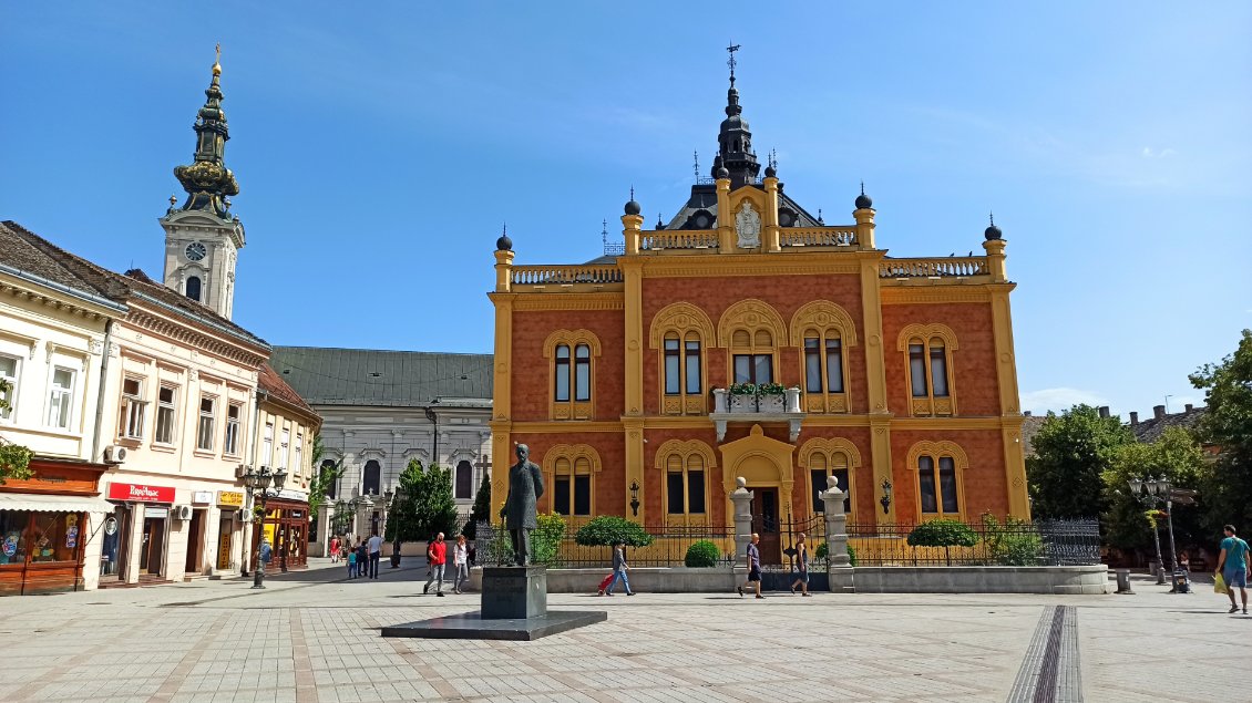 J36. Le centre historique de Novi Sad est assez petit en comparaison à la taille de la ville.