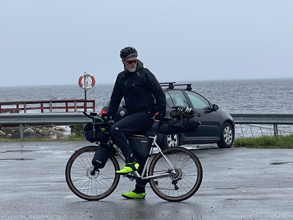 Un cyclotouriste en mode light