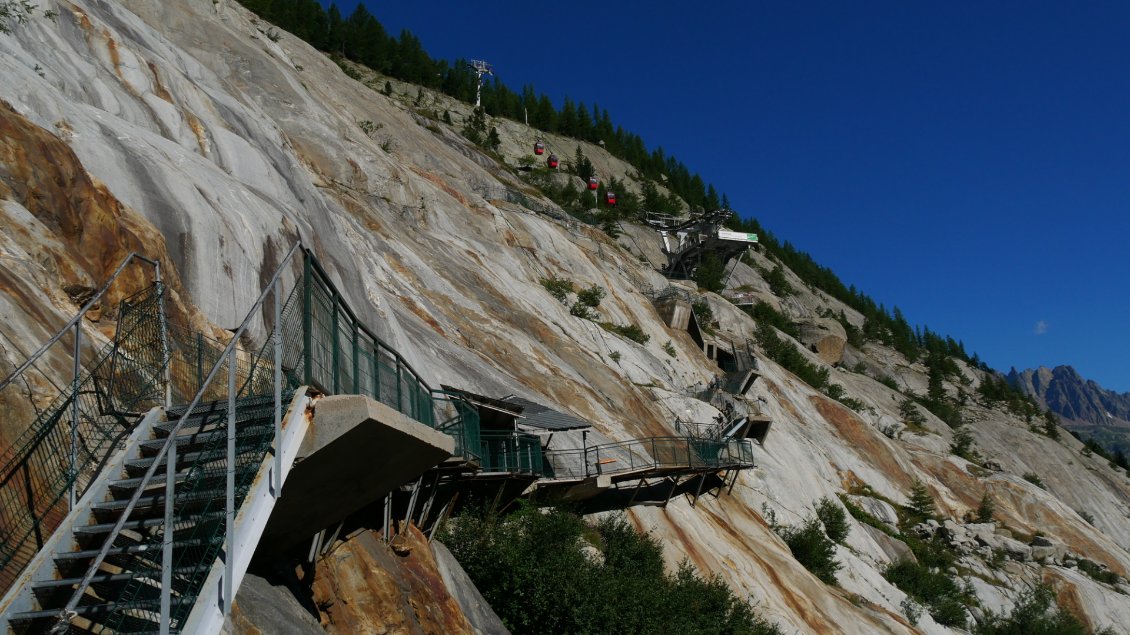 De Chamonix au refuge de la Charpoua par la Mer de Glace