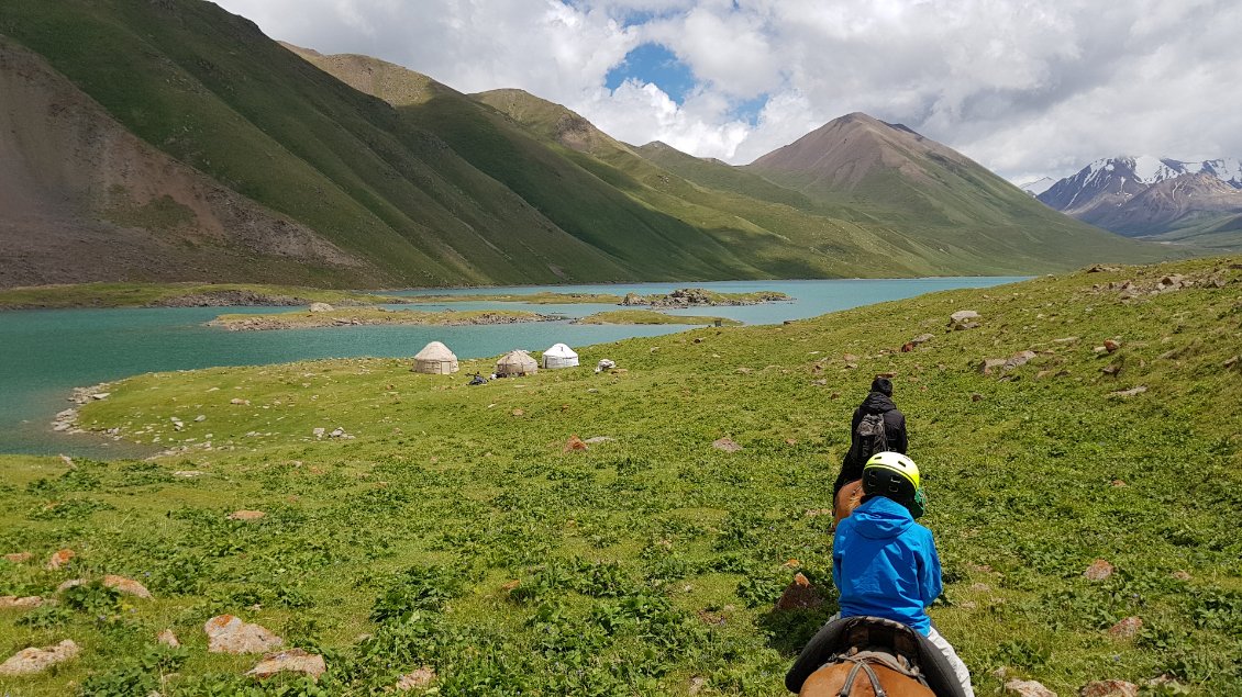 Arrivée au campement