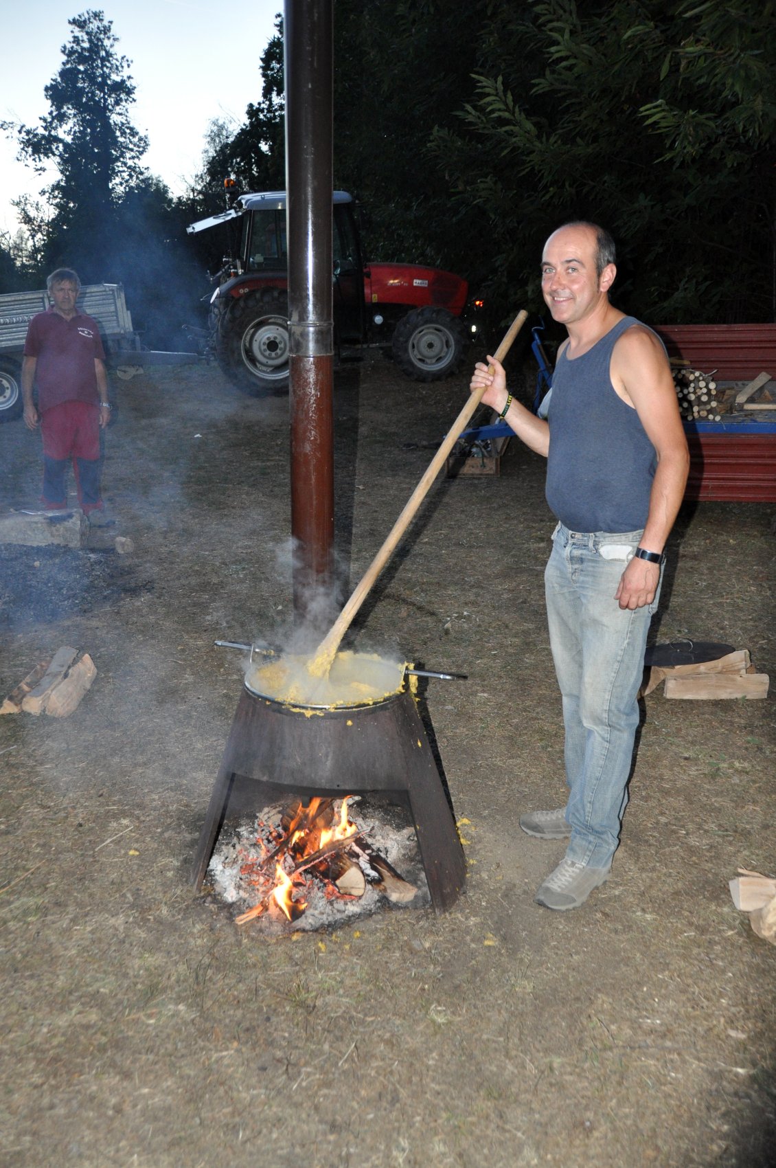 La polenta locale demande de gros efforts!