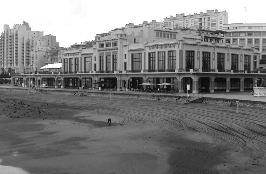 La plage et le Casino. Recto...