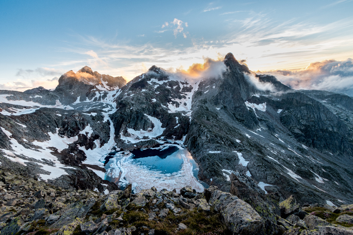 Bivouac au sommet. En matière de spectacle d'altitude, les Hautes-Pyrénées placent la barre haut !