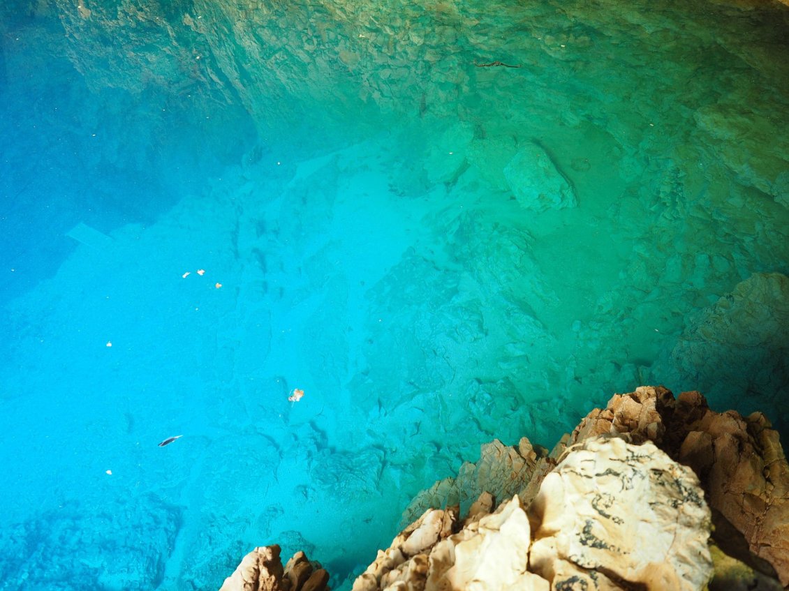 Le bleu incroyable de Fontaine de Vaucluse