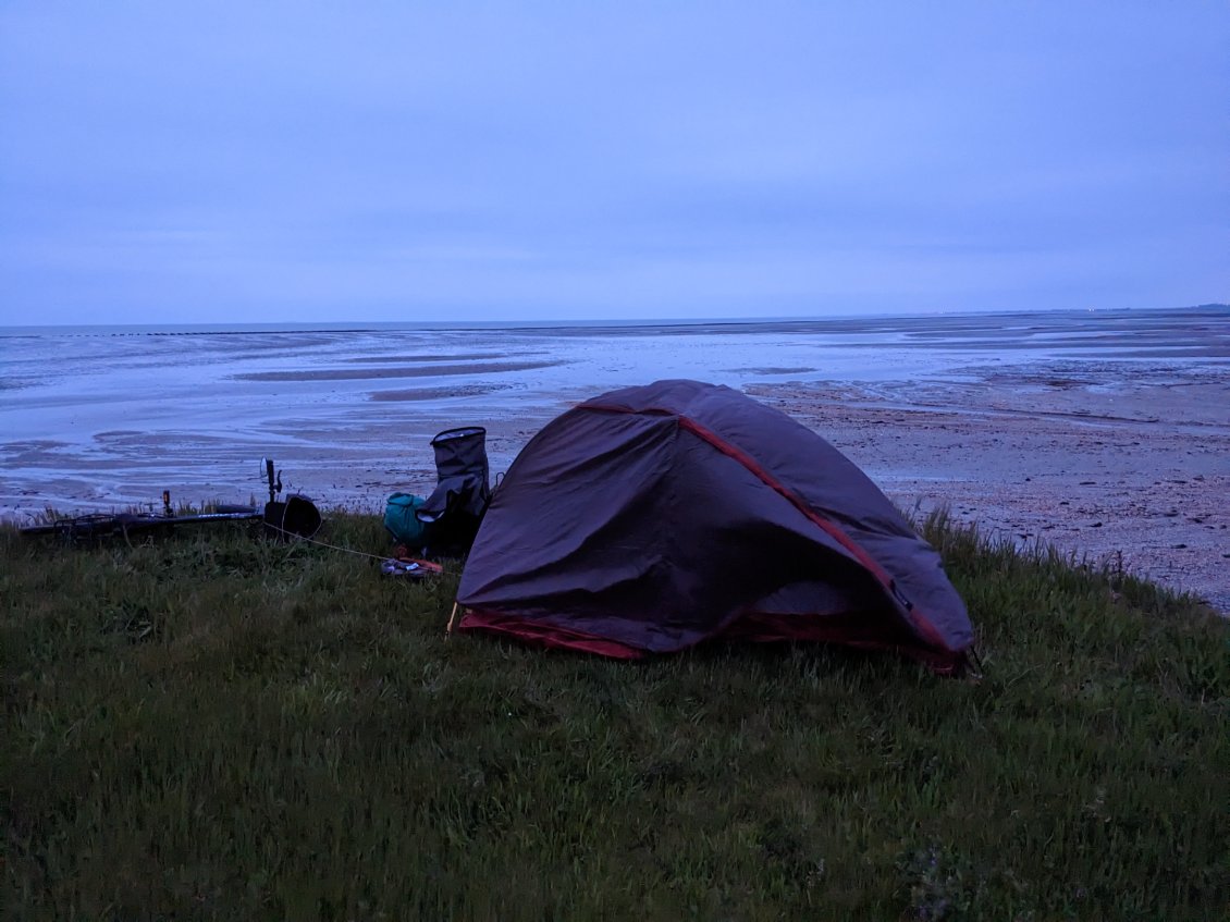 Bivouac sur le toit du blockhaus