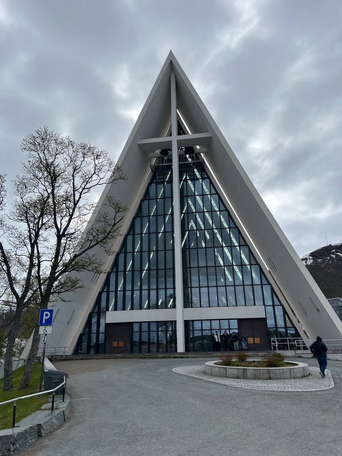 Une église originale en sortant de Tromsø