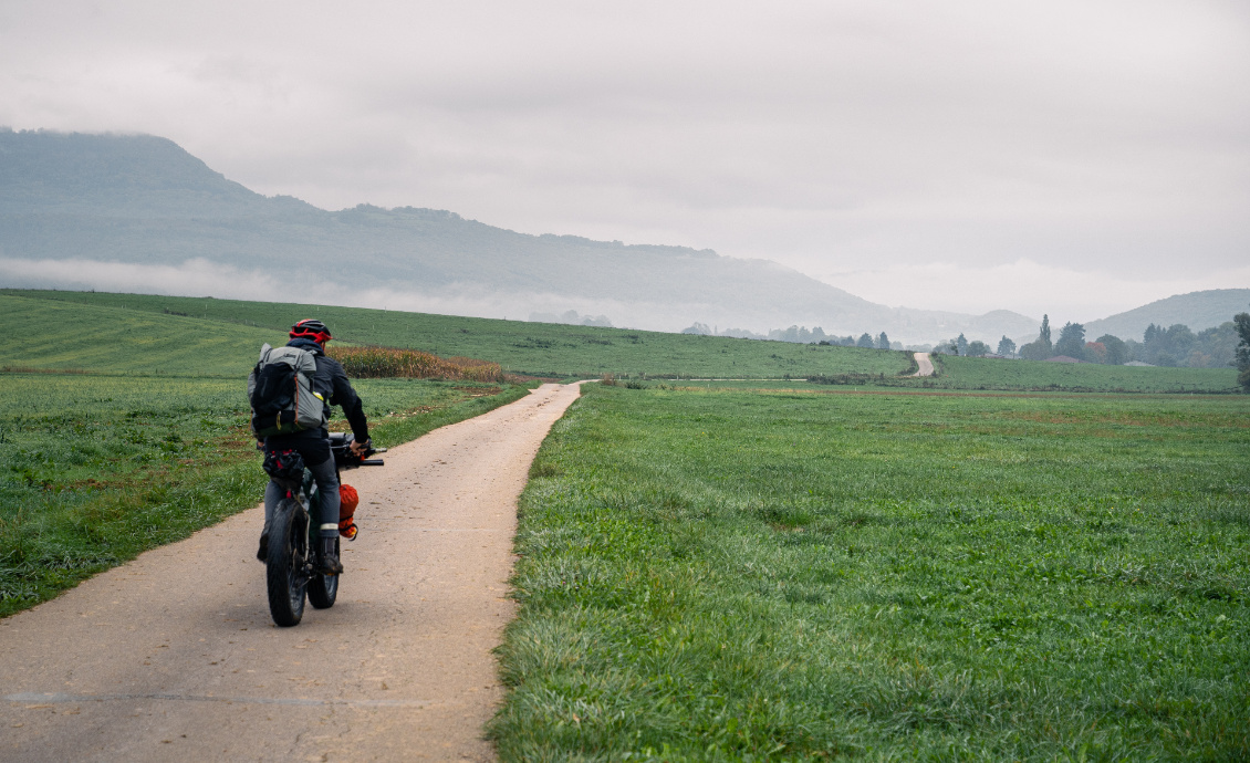 Un peu de vélo après ces 3 derniers jours de navigation, ça change.