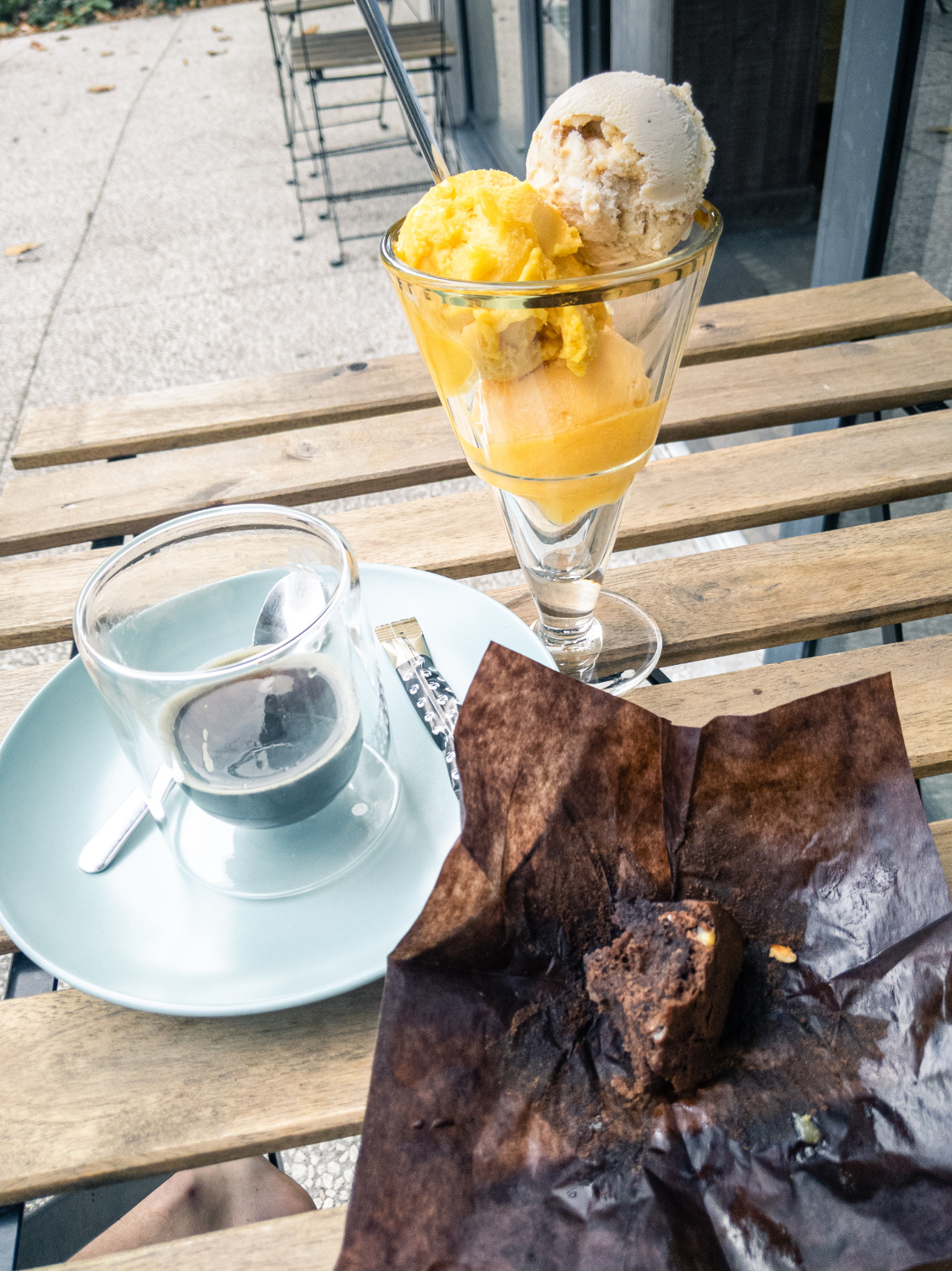 Il fait tellement bon que je m'offre une glace pour le goûter !