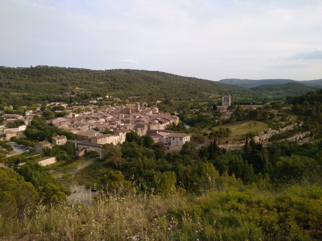 Vue sur le ville de Lagrasse