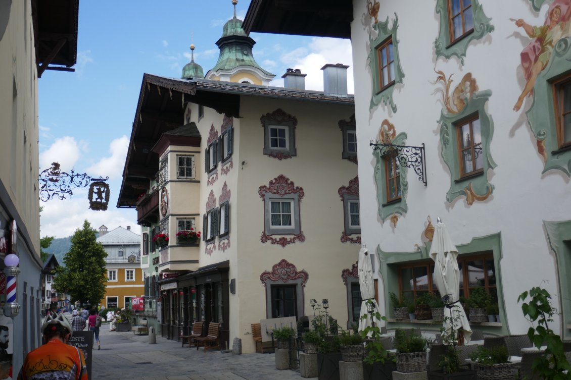 ST Johann in Tirol, rue principale.