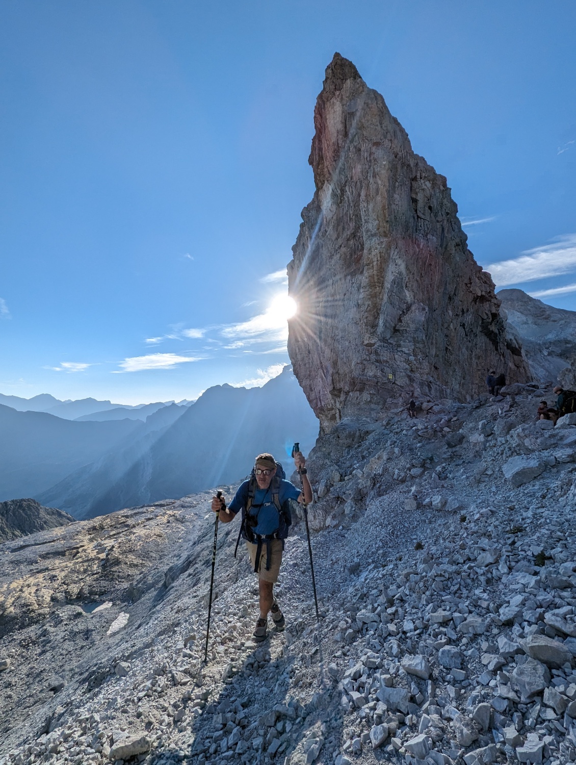 La brèche vue vers l'est. Et Roland.