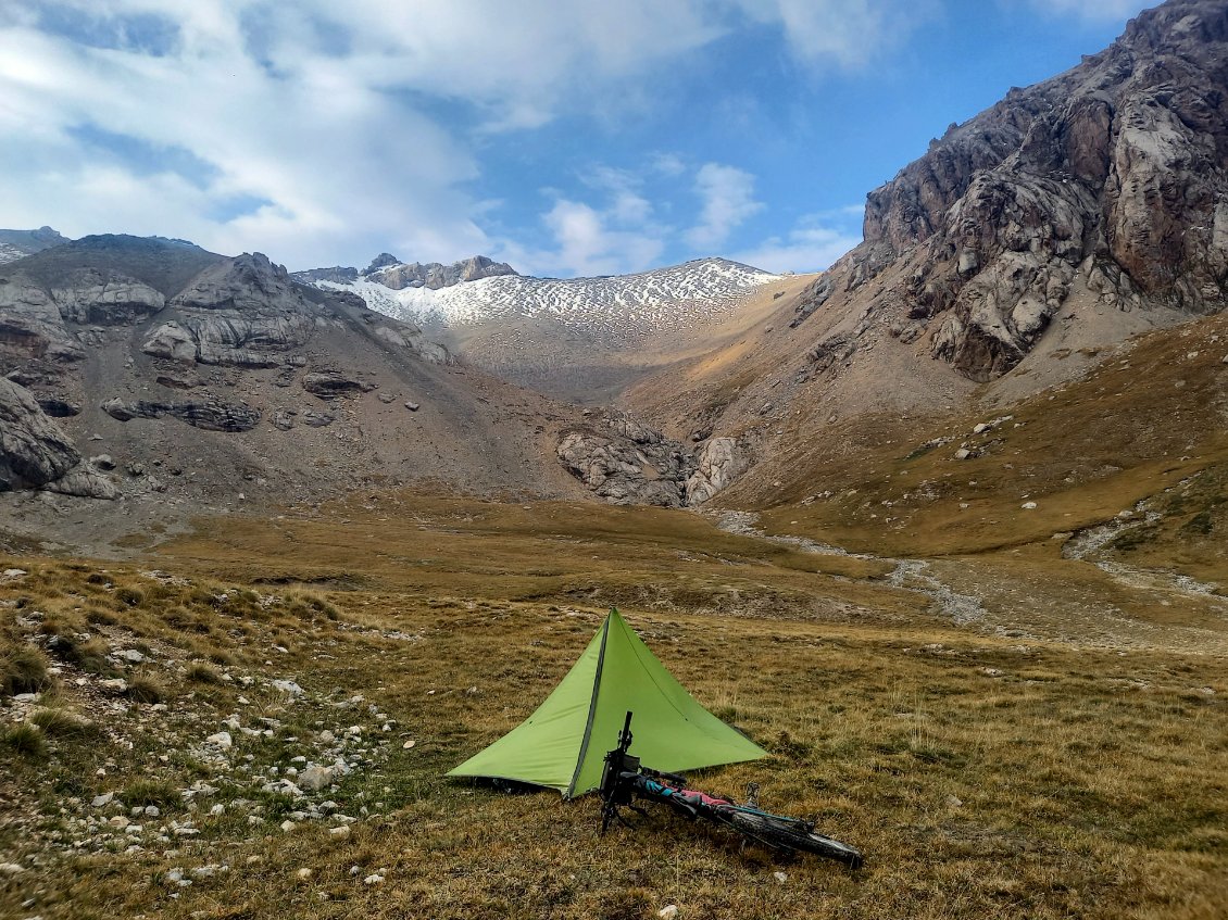 dormir à 3700 mètres altitude - sauvage et solo -