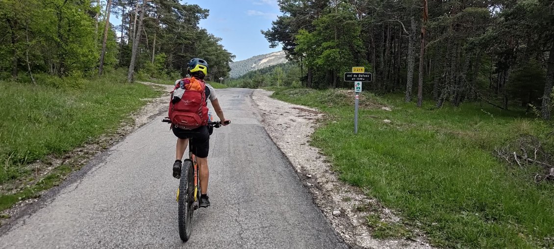 J12 - Arrivée au col du Défens pour le bivouac