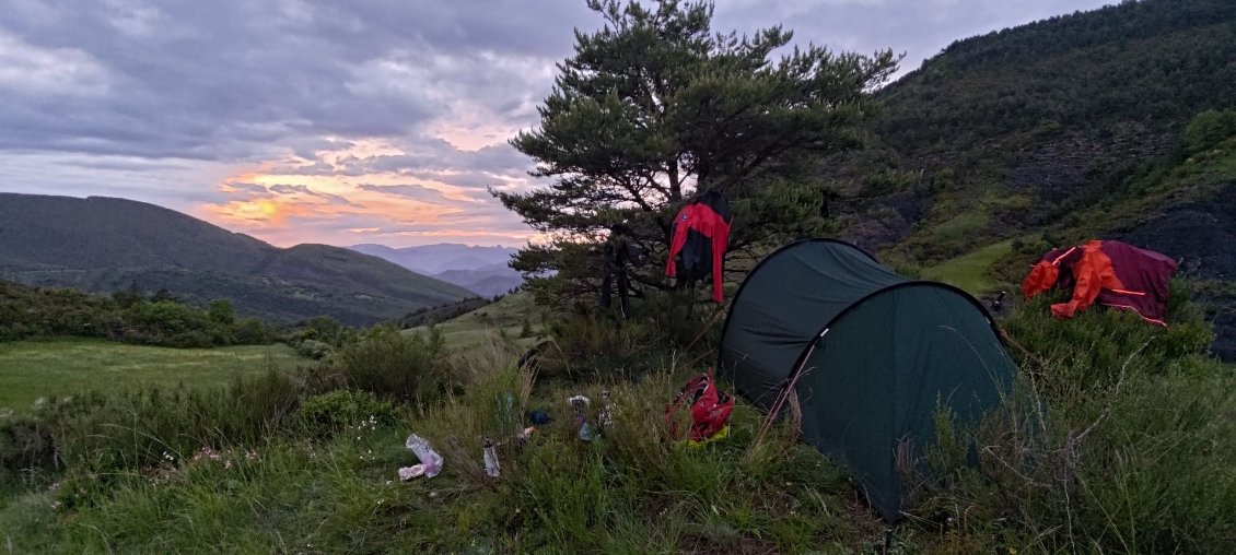 J11 - Bivouac au-dessus d'Entrages, après un orage éclair