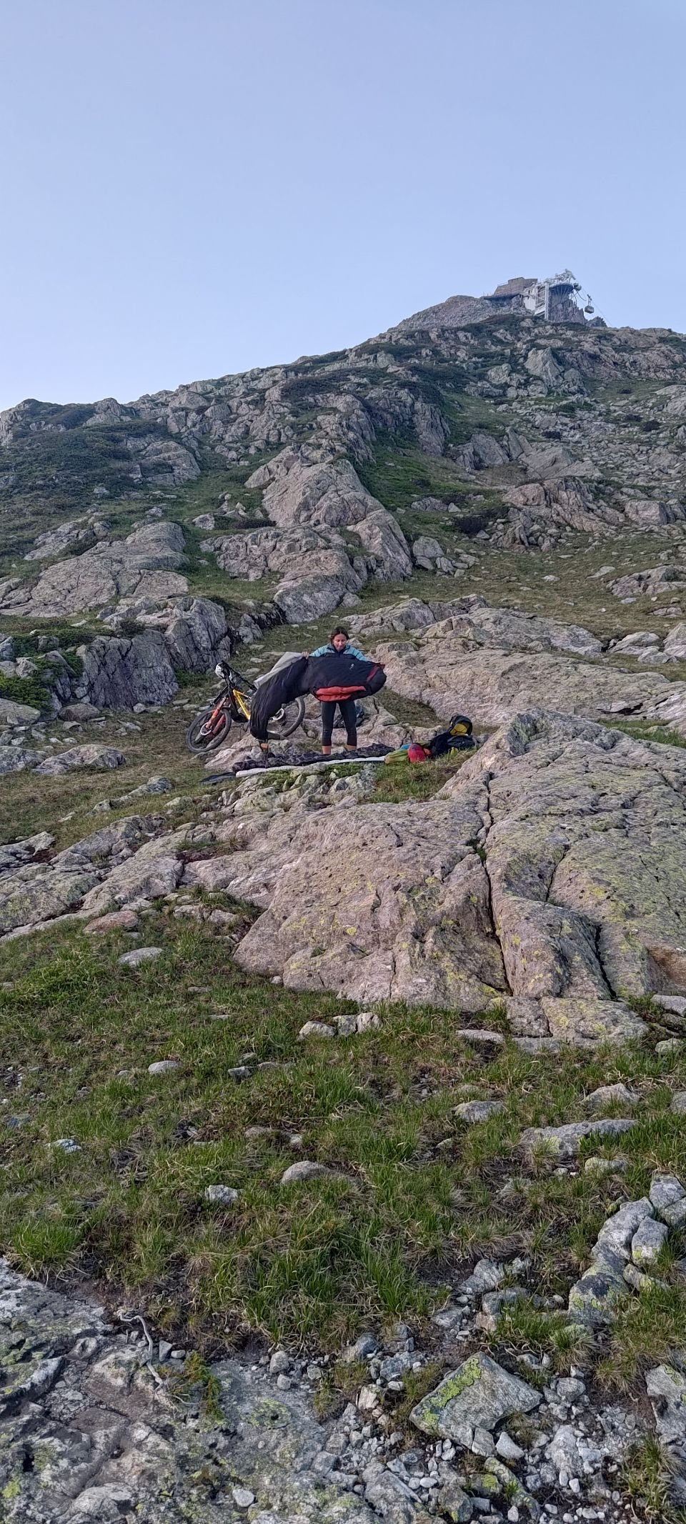 J57 - On ne monte pas la tente ce soir (bivouac sous le Brévent)