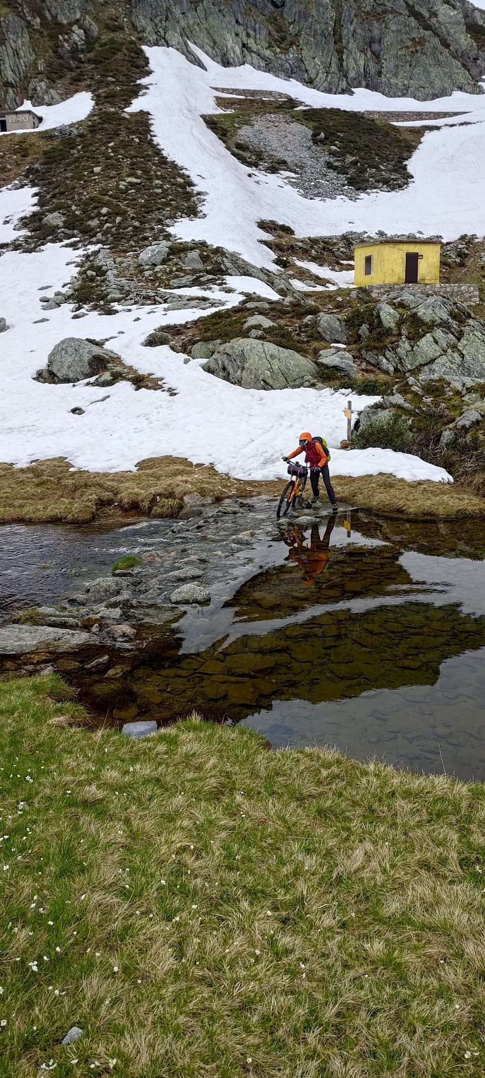 J24 - On s'arrête seulement pour le goûter du matin au bivouac Speranza sous le col du Sabion