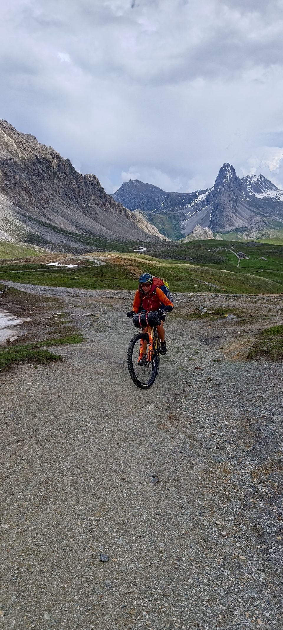 J28 - Arrivée au Passo della Gardetta, l'orage est sur les sommets à côté de nous.