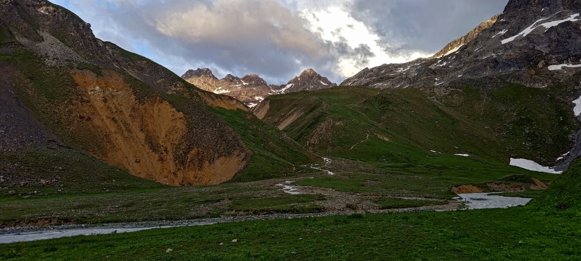 J39 - Coucher de soleil depuis le refuge du Saut.