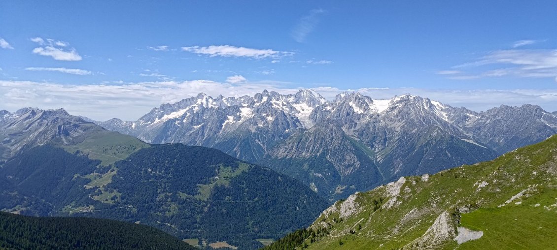 J54 - Massif du Mont-Blanc vu depuis le sentier en balcon entre la Payanne et le Mont Brûlé.