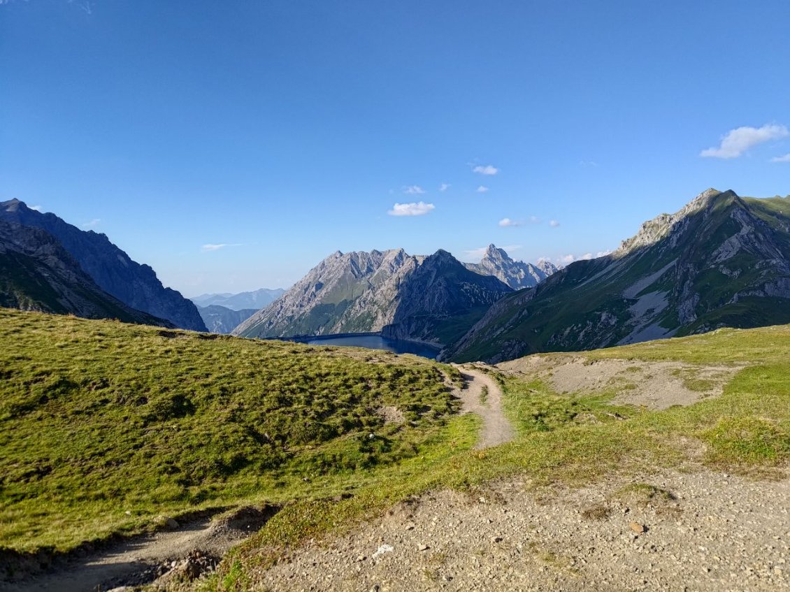 J99 - Frontière entre la Suisse et l'Autriche.