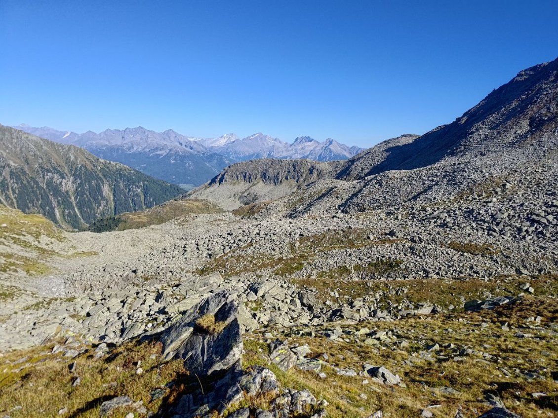 J115 - Au programme du jour : des gros tas de cailloux ! De la marche en perspective pour les moins téméraires...