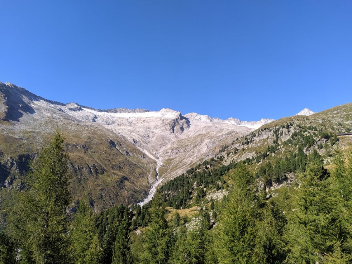 J115 - Toujours les Alpes de Zillertall et leurs glaciers fatigués.