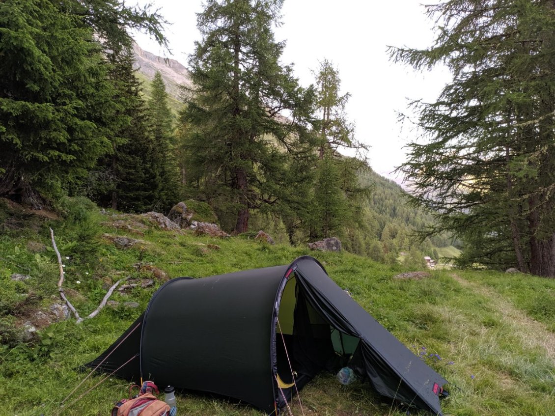 J64 - Bivouac caché au-dessus de Mandelon.