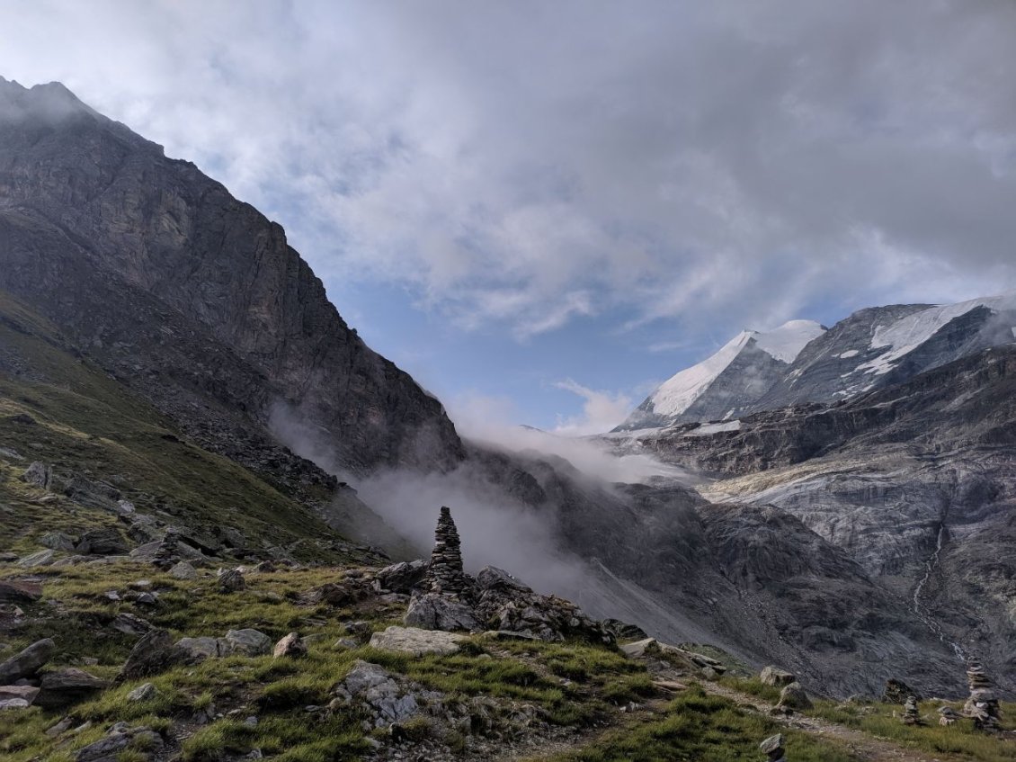 J69 - Cadre de la Turtmannhütte (refuge CAS).