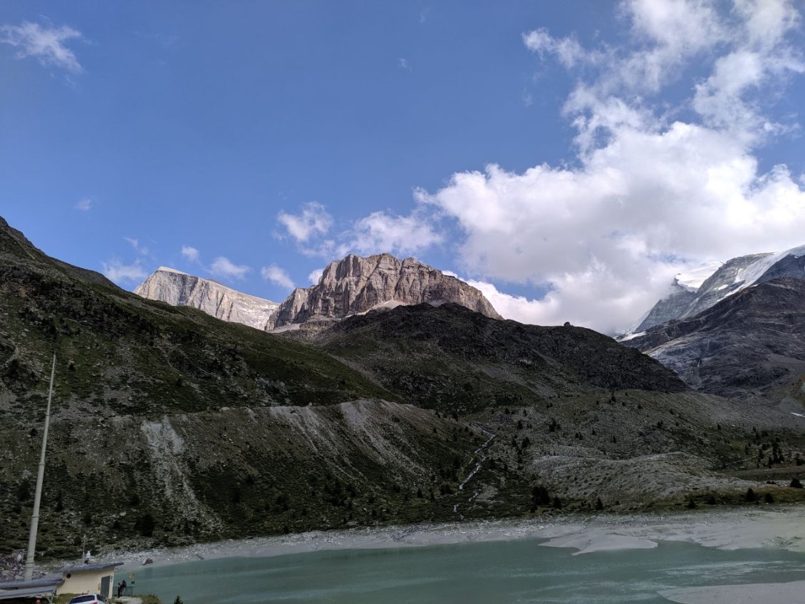 J69 - Retour aux Lacs de Tourtemagne et vue sur le point culminant de notre traversée.