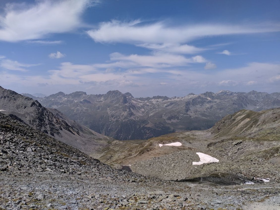 J70 - Augsbordpass, sentier cassant pour basculer de la vallée de Gruben à la vallée de Zermatt.