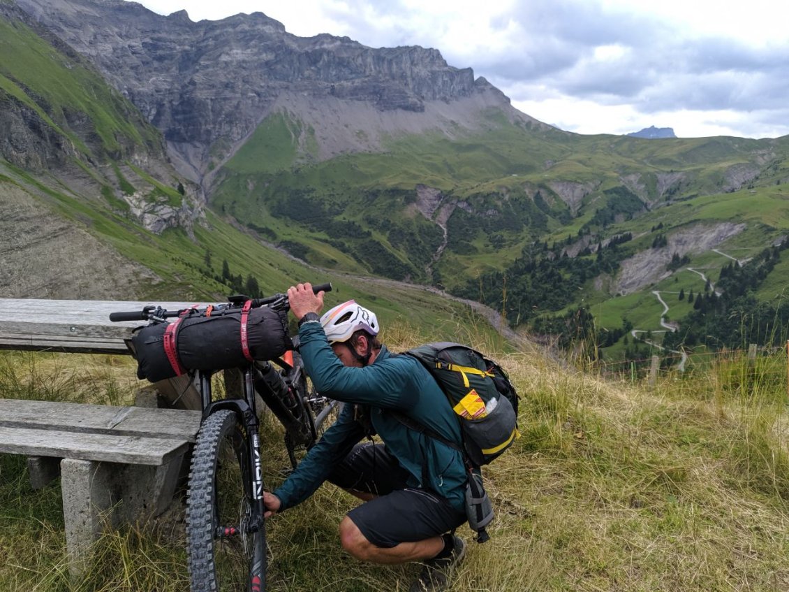 J79 - Réglage des freins dans la montée au Rengglipass.