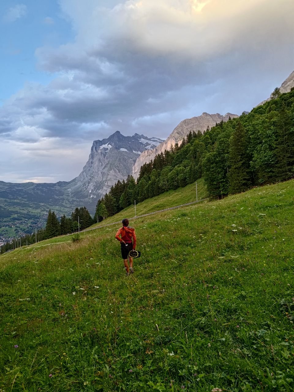 J80 - Palette de couleurs au coucher du soleil dans la descente sur Grindelwald.