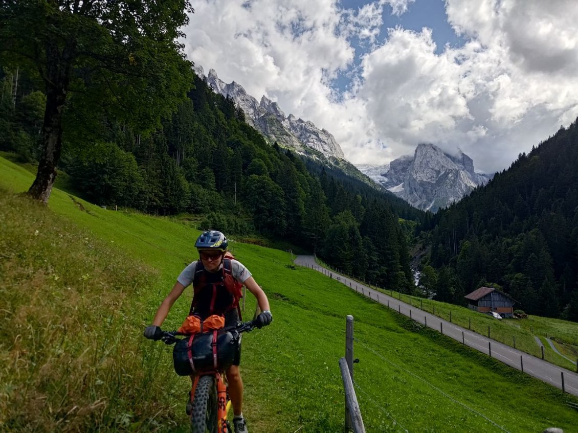 J81 - Descente sur Meiringen.