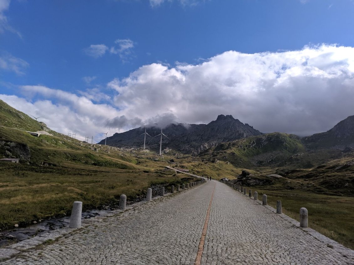 J83 - Montée vers le col du Saint-Gothard.