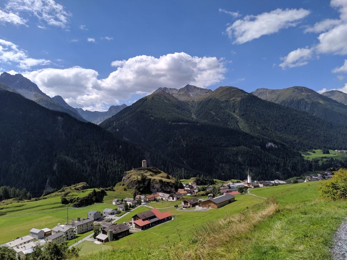 J96 - Journée cyclotourisme entre Scuol et le Flüelapass.