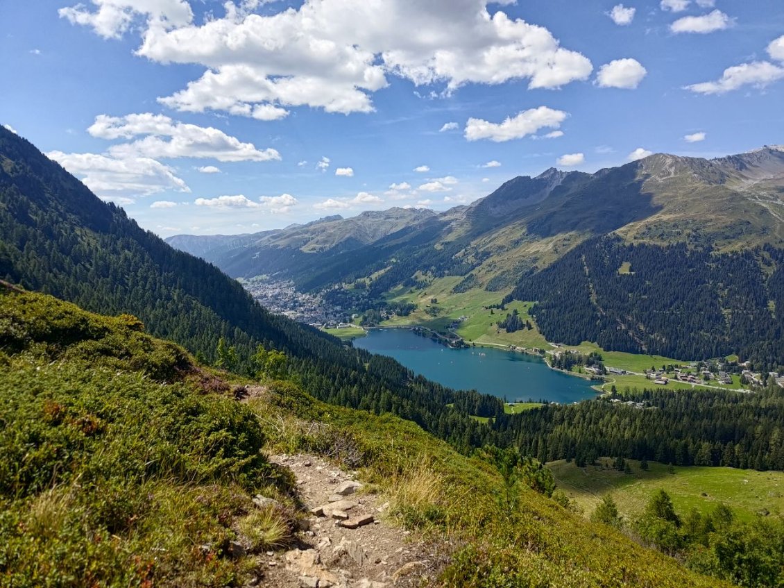 J97 - Fin de la descente sur Davos : assez naturelle et pourtant super ludique avec le paysage en sus !