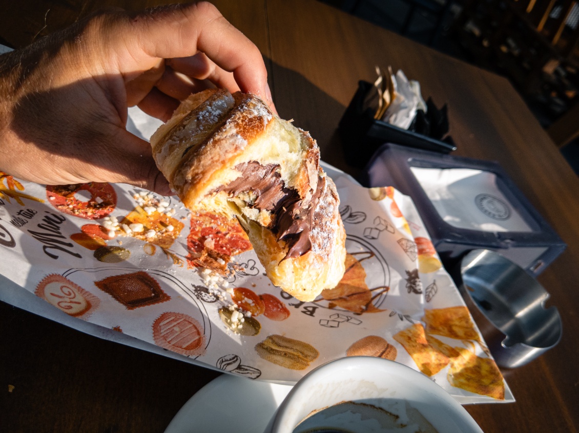 Petit déj', acte I : croissant fourré.