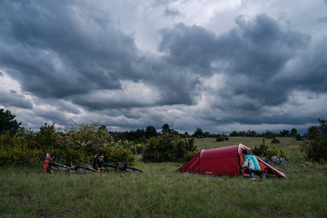 Au bivouac.