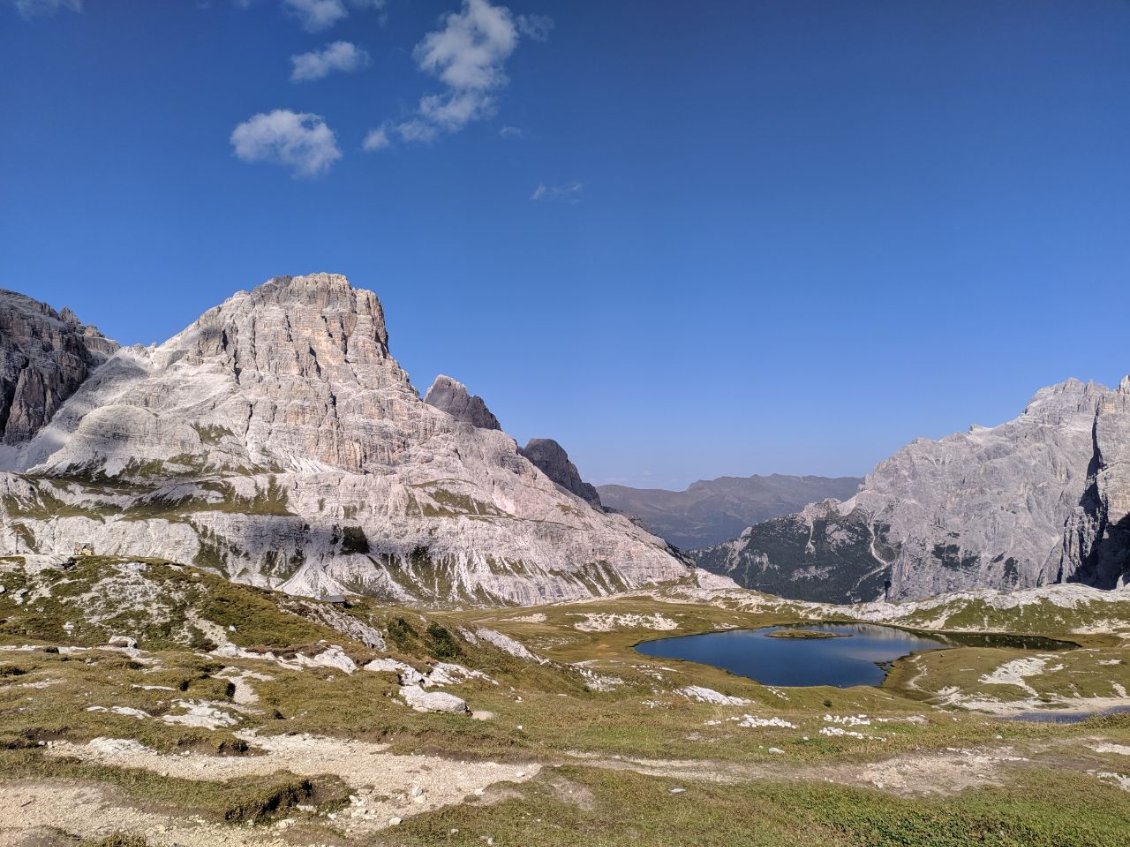 J120 - Descente sur Moos : malheureusement interdite aux VTT maintenant (comme tous les sentiers du massif), c'est une très belle descente de VTT. A refaire au printemps ou tard le soir en été ?