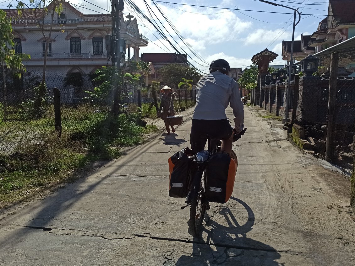 J30. Aujourd'hui c'est mon avant-dernière journée à vélo. La traversée des petits villages va me manquer.