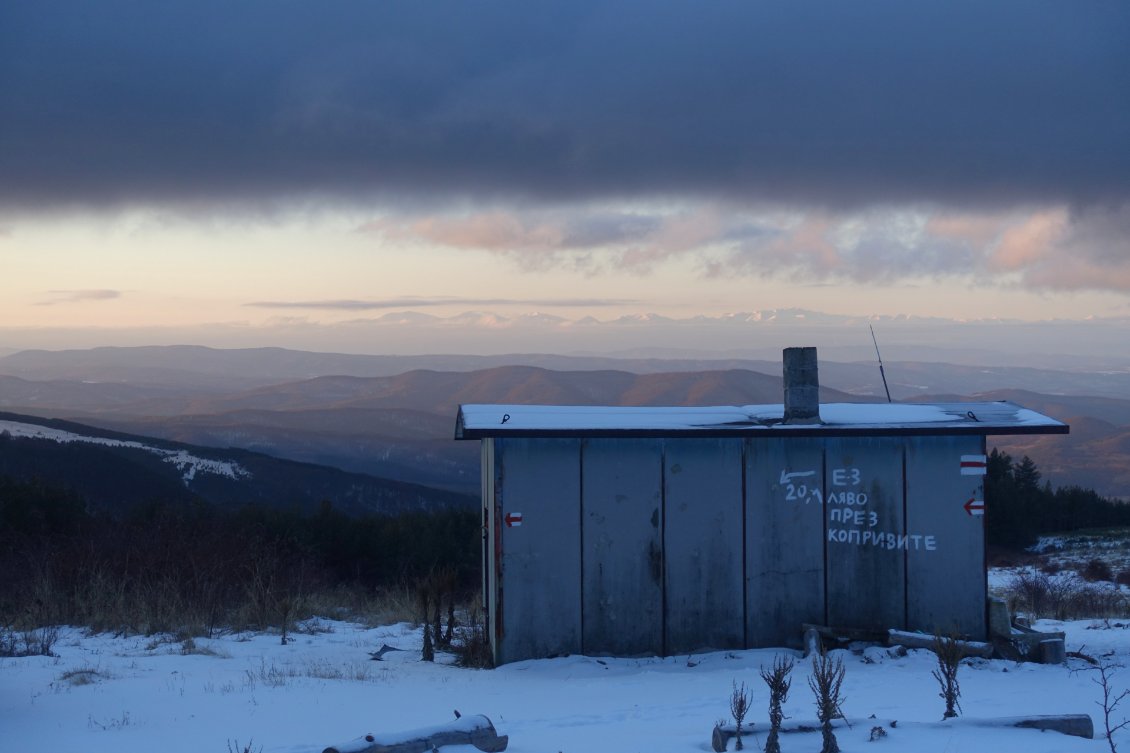 Le balkan central compte de nombreux abris et cabanes, particulièrement appréciables en hiver.