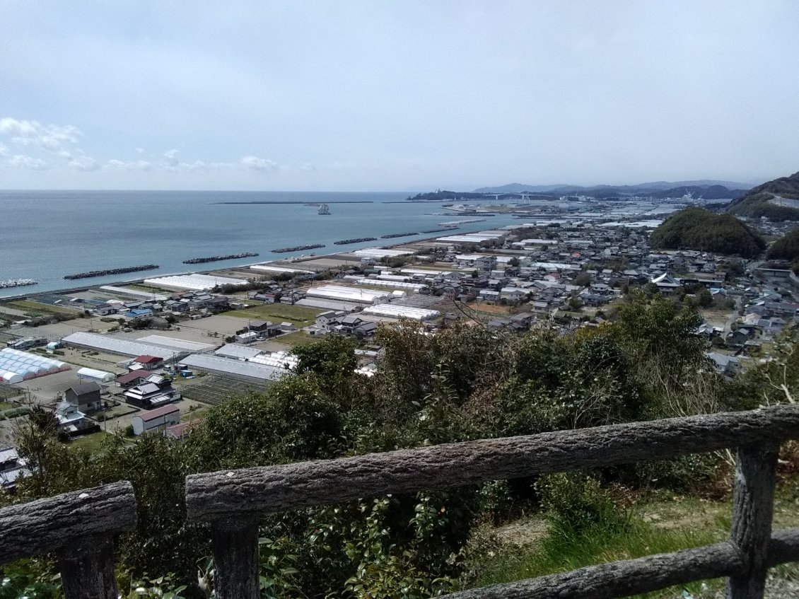 Vue de la côte depuis le temple 32.