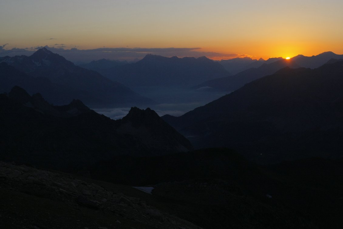 Lever de soleil sur la Vallée Etroite.